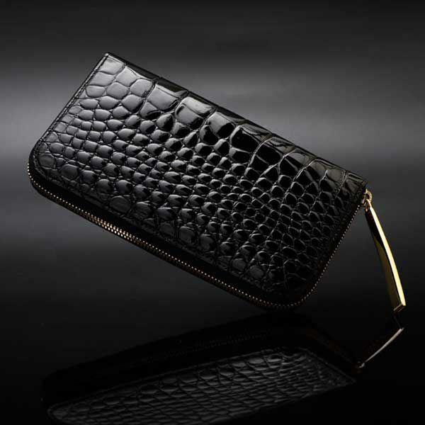 風水的に開運効果のブラックのお財布は池田工芸の開運財布クロコダイルミリオンロングウォレットです