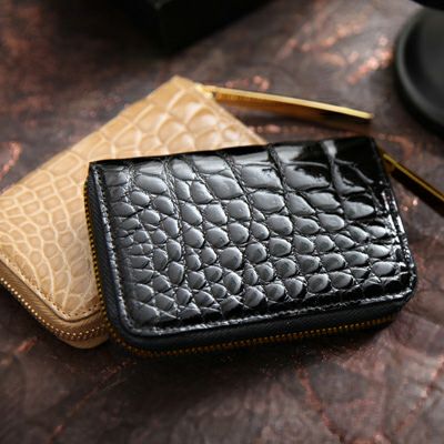 価格と品質のバランスに優れた人気ブランドのメンズミニ財布は、池田工芸のクロコダイル マルチケース