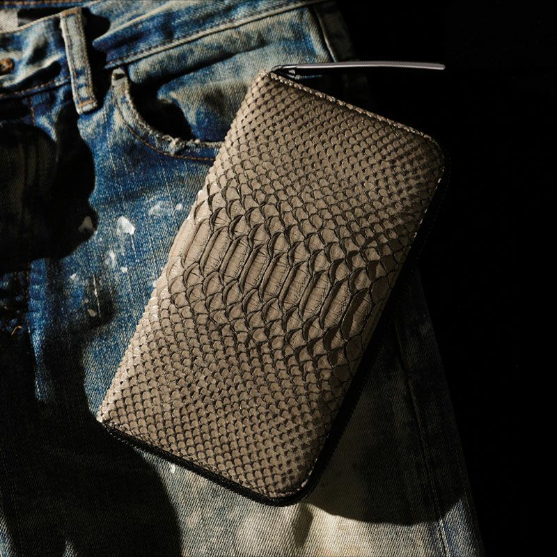 個性的で美しい模様が魅力の蛇革(パイソン)財布 池田工芸 DiamondPython LongWallet トゥルティエールグレー