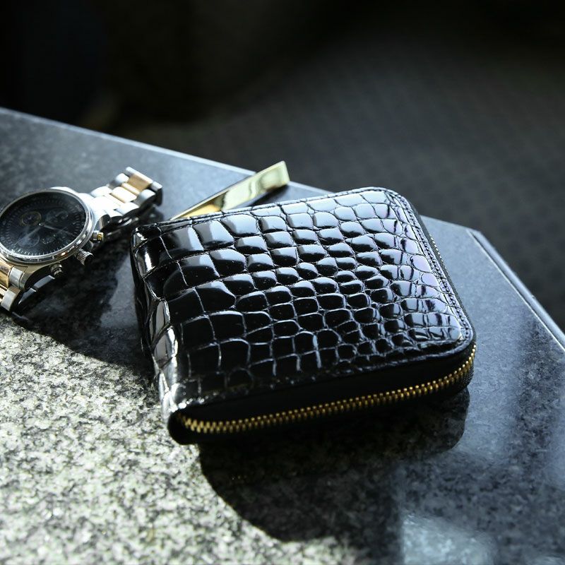 crocodile ブラックレザー むしり取っ 二つ折り財布