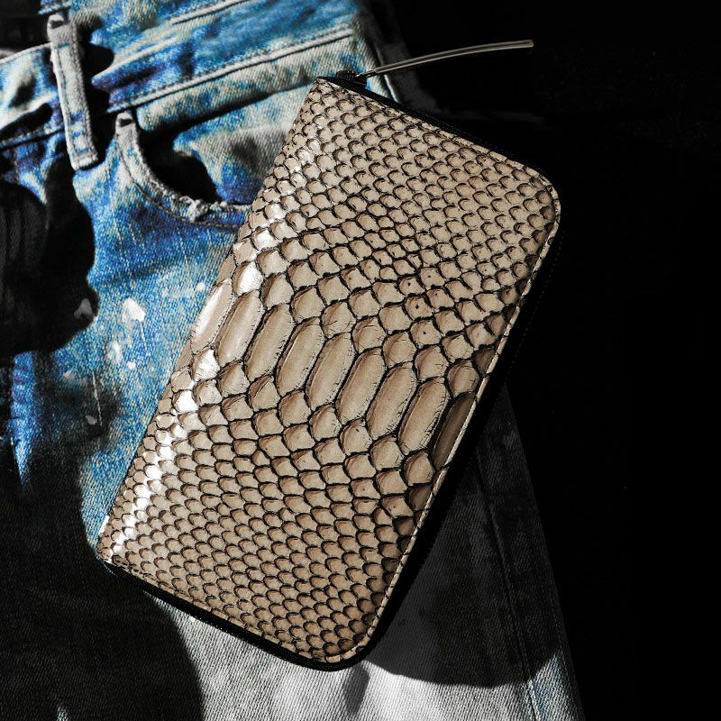 池田工芸】幸福を呼ぶ「幻のグレー」パイソン財布 Diamond Python 