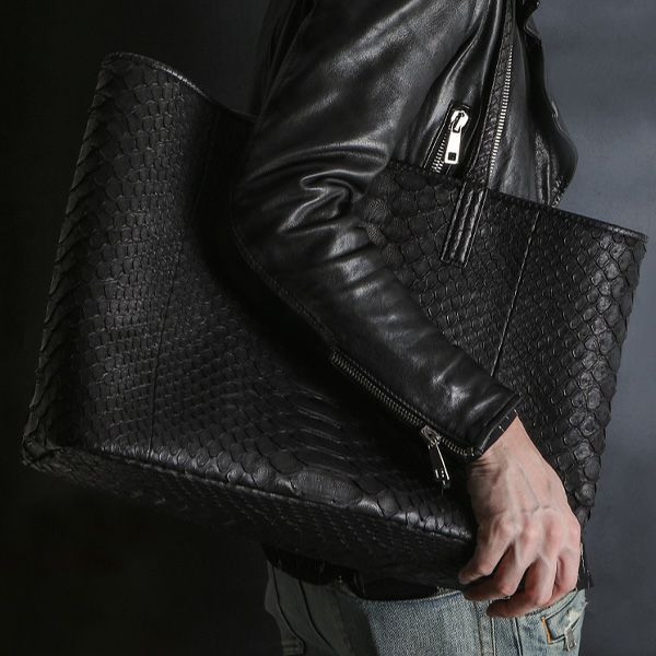 池田工芸】幻の超巨大ダイヤモンドパイソンで仕立てる、贅沢トート  